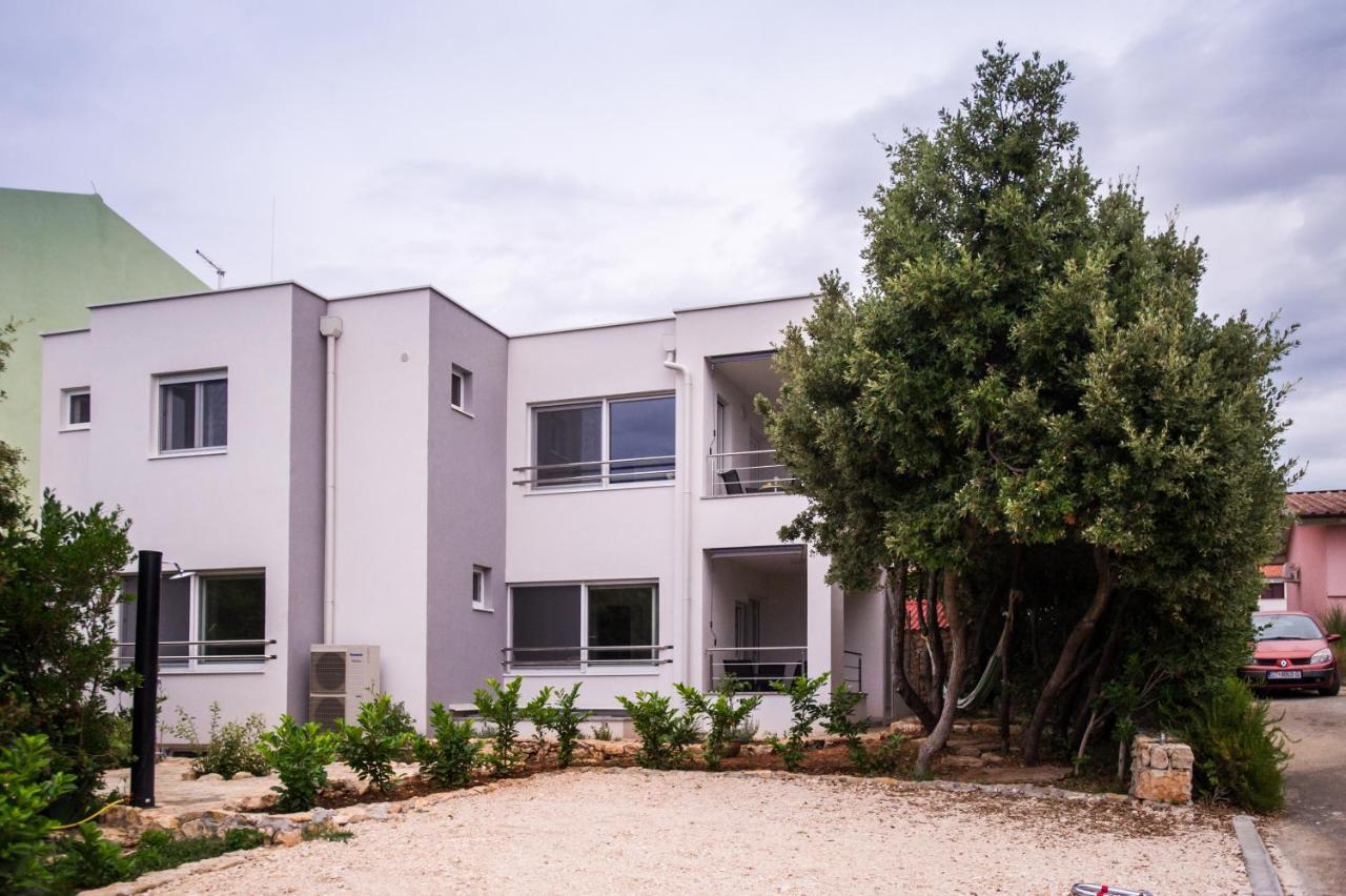 Apartments Jedro Petrcane Exterior photo