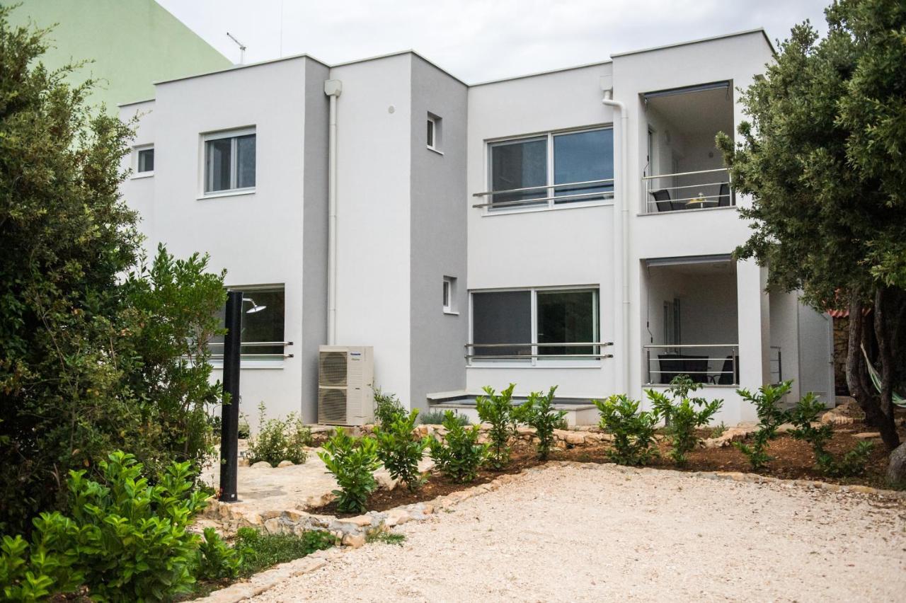 Apartments Jedro Petrcane Exterior photo